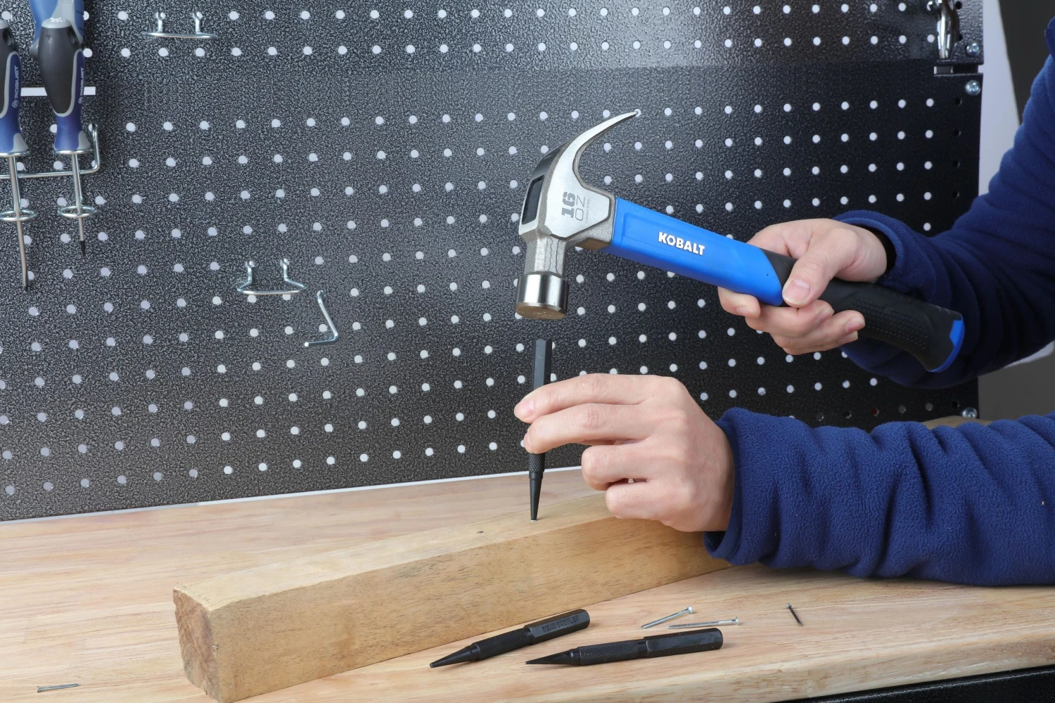 Kobalt Hammers 16-oz Smoothed Face Steel Head Fiberglass Claw Hammer 14 Kobalt Hammers 16-oz Smoothed Face Steel Head Fiberglass Claw Hammer - Image 12