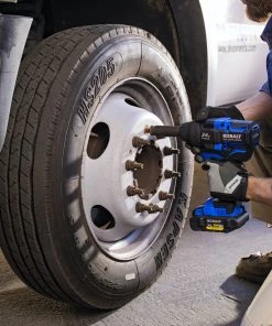 Kobalt Impact Wrenches 24-Volt XTR Variable Speed Brushless 1/2-in Drive Cordless Impact Wrench (1-Battery Included) -Kobalt Outlet Store 15485283 scaled