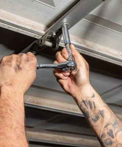 Kobalt Mechanics Tool Sets 154-Piece Standard (SAE) and Metric Combination Polished Chrome Mechanics Tool Set (1/4-in; 3/8-in) -Kobalt Outlet Store 42394179 scaled