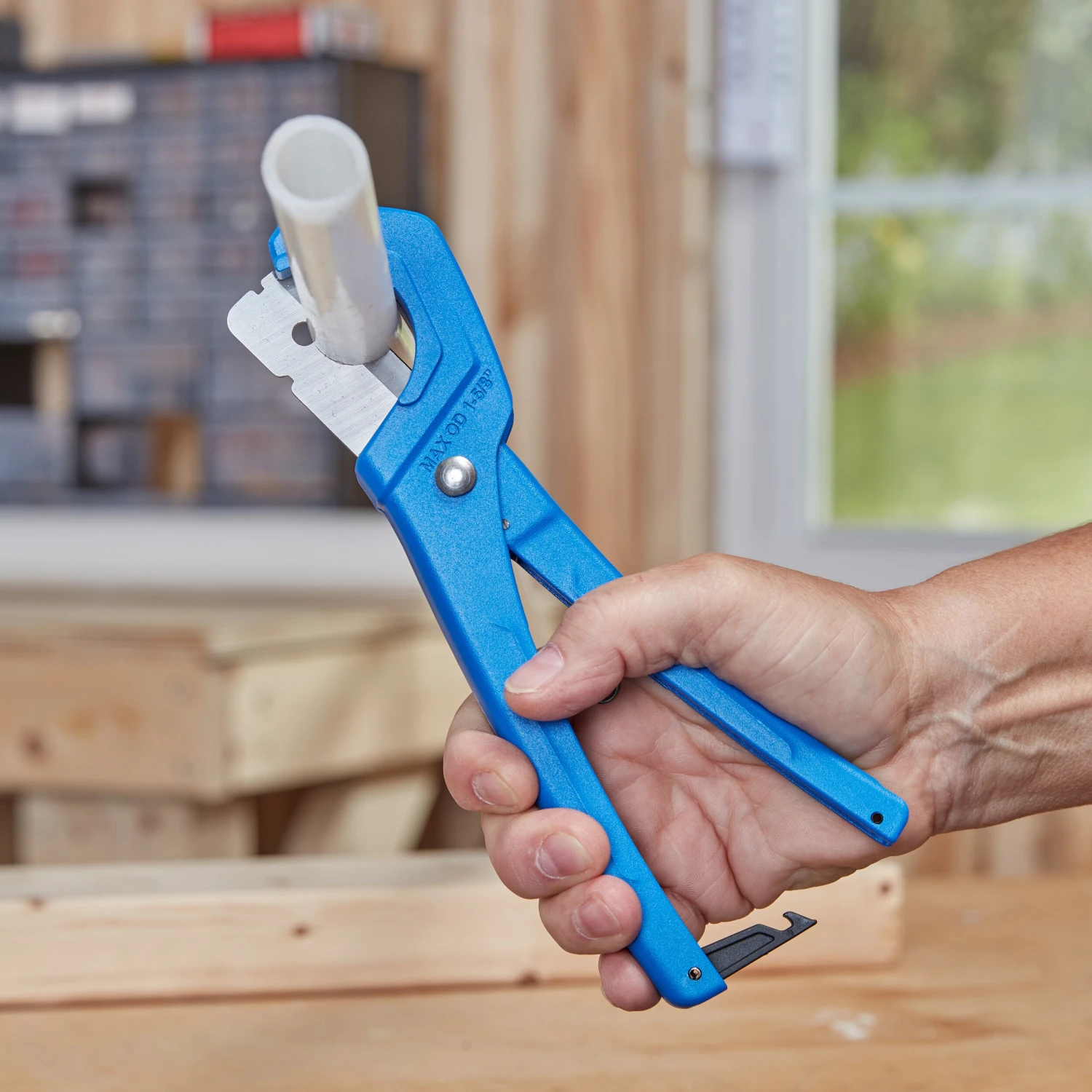 Kobalt Pipe Cutters 1-1/4-in Poly Tube Cutter 4 Kobalt Pipe Cutters 1-1/4-in Poly Tube Cutter - Image 2