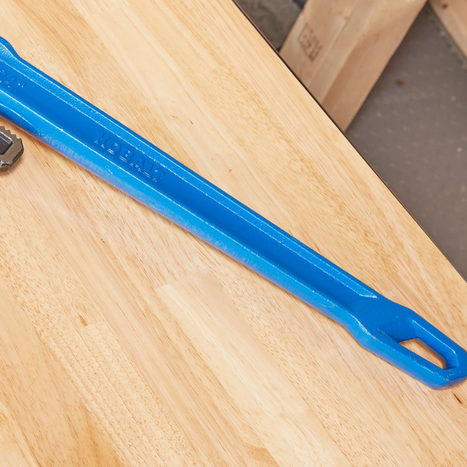 Kobalt Pipe Wrenches 24-in Cast Iron Pipe Wrench 6 Kobalt Pipe Wrenches 24-in Cast Iron Pipe Wrench - Image 4