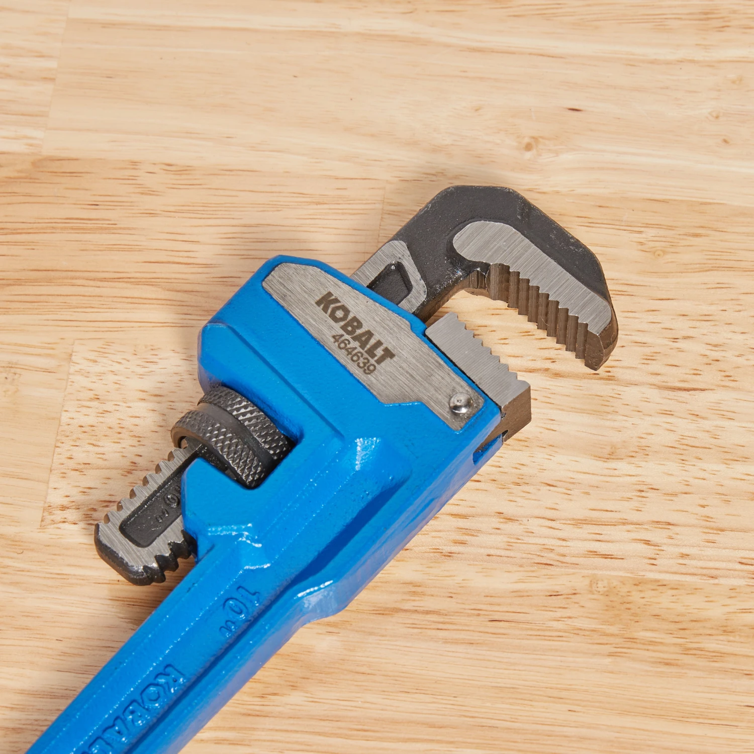 Kobalt Pipe Wrenches 10-in Cast Iron Pipe Wrench 6 Kobalt Pipe Wrenches 10-in Cast Iron Pipe Wrench - Image 4