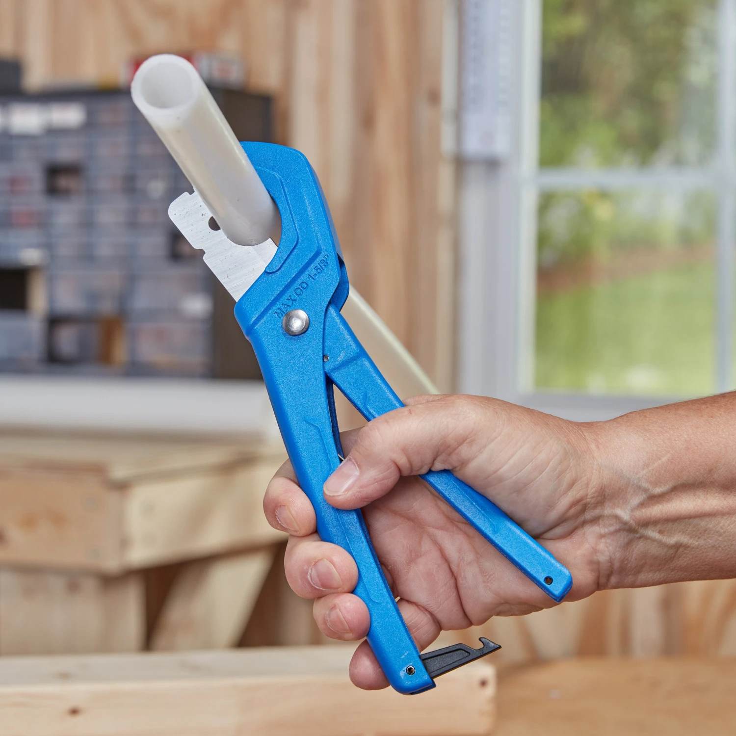 Kobalt Pipe Cutters 1-1/4-in Poly Tube Cutter 5 Kobalt Pipe Cutters 1-1/4-in Poly Tube Cutter - Image 3