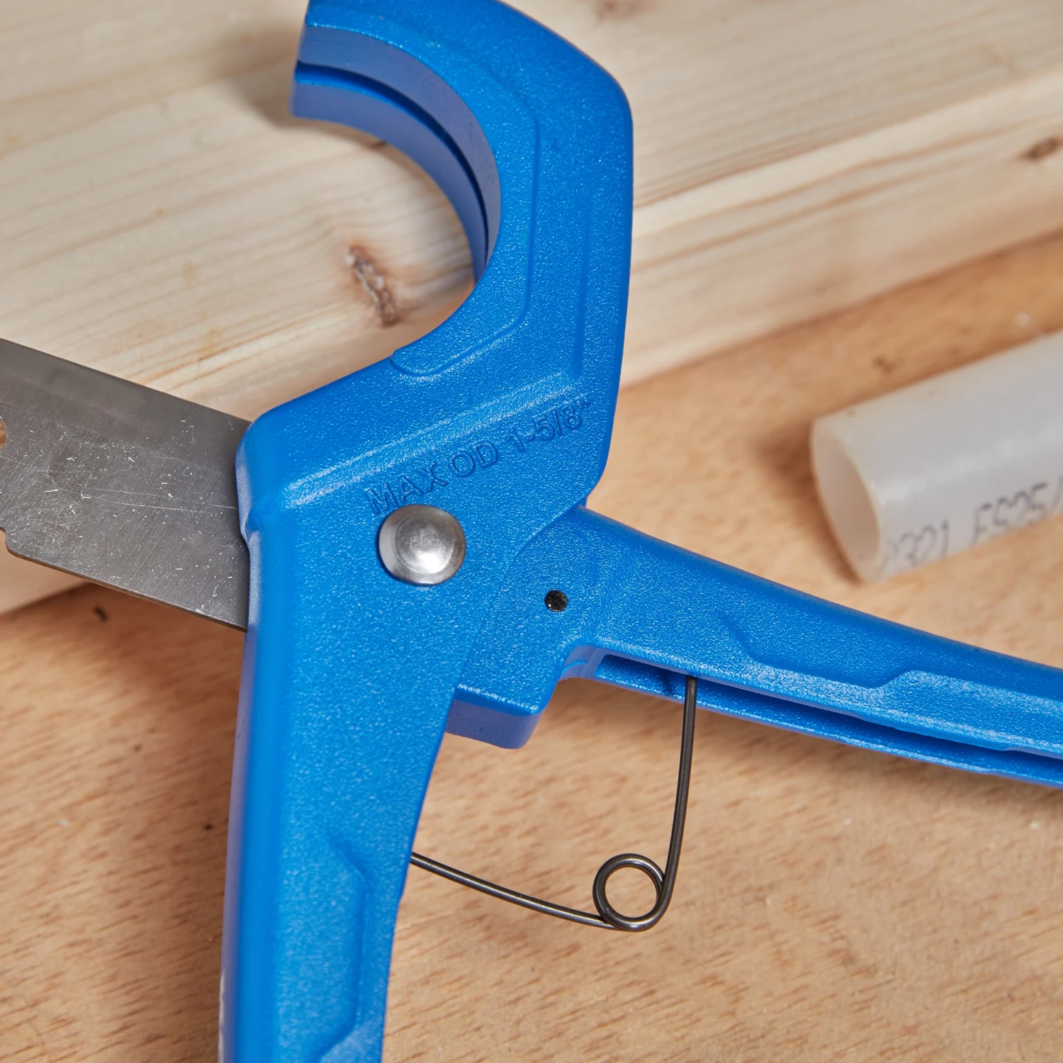 Kobalt Pipe Cutters 1-1/4-in Poly Tube Cutter 6 Kobalt Pipe Cutters 1-1/4-in Poly Tube Cutter - Image 4