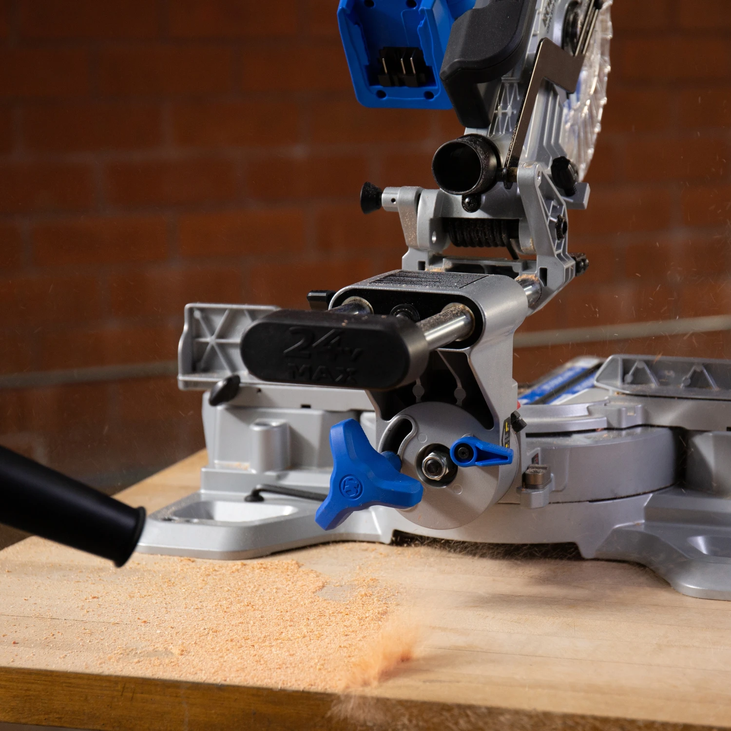 Kobalt Miter Saws 24-Volt 7-1/4-In Miter Saw - Bare Tool 10 Kobalt Miter Saws 24-Volt 7-1/4-In Miter Saw - Bare Tool - Image 8