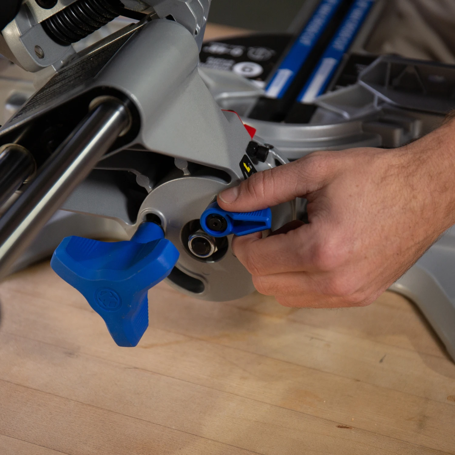 Kobalt Miter Saws 24-Volt 7-1/4-In Miter Saw - Bare Tool 15 Kobalt Miter Saws 24-Volt 7-1/4-In Miter Saw - Bare Tool - Image 13