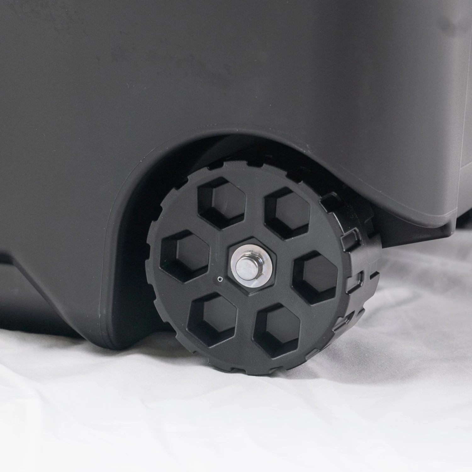 Kobalt Plastic Storage Totes Kobalt Weatherproof Sportsman Trunk 11 Kobalt Plastic Storage Totes Kobalt Weatherproof Sportsman Trunk - Image 9